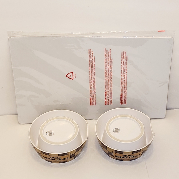 NEW Set of 2 Checker Chewy Vuiton Bowl and 2 Matching Checkered Placemat - Picture 2 of 12